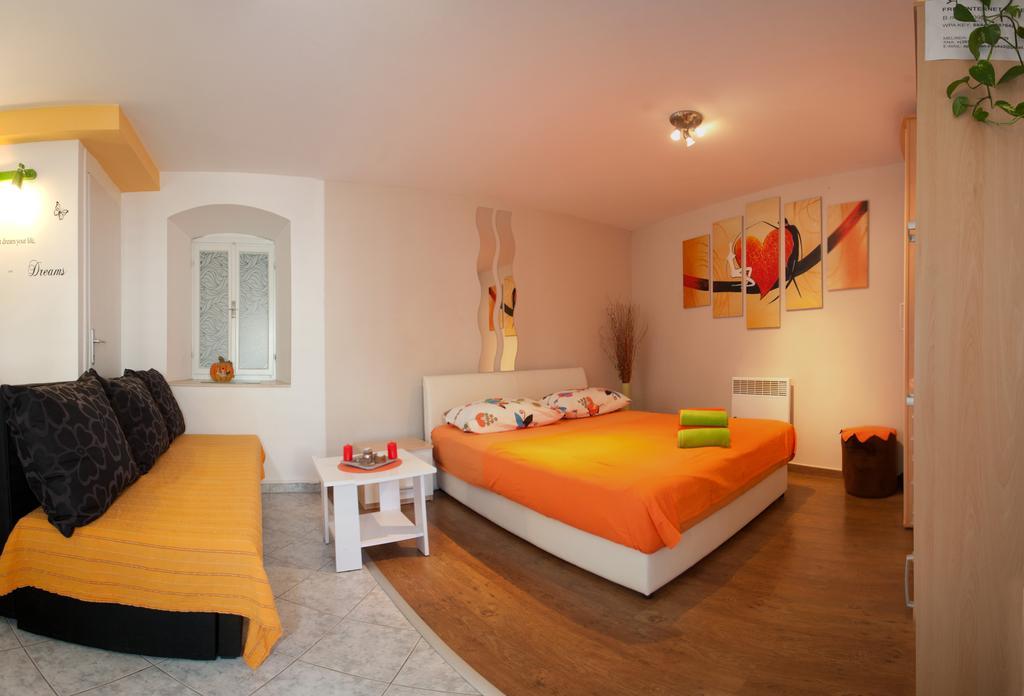 Paradise Apartment With Big Sunny Terrace In The Old Town, Few Meters From The Sea & Riva Promenade Split Habitación foto