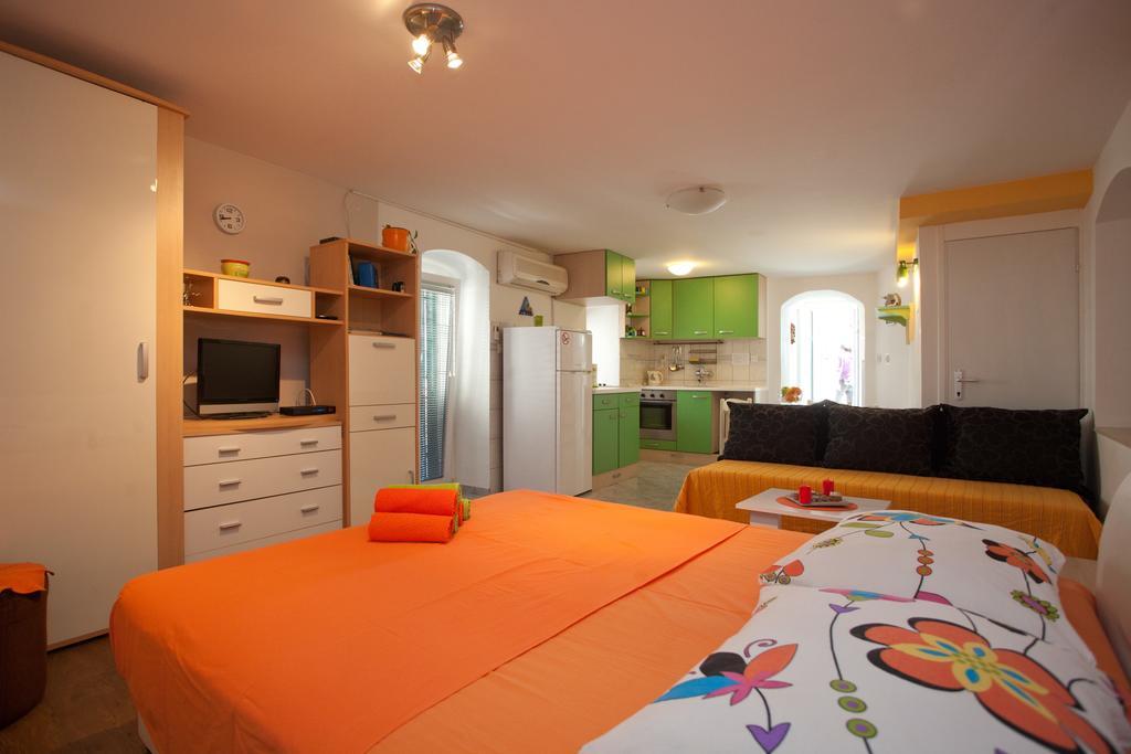Paradise Apartment With Big Sunny Terrace In The Old Town, Few Meters From The Sea & Riva Promenade Split Habitación foto