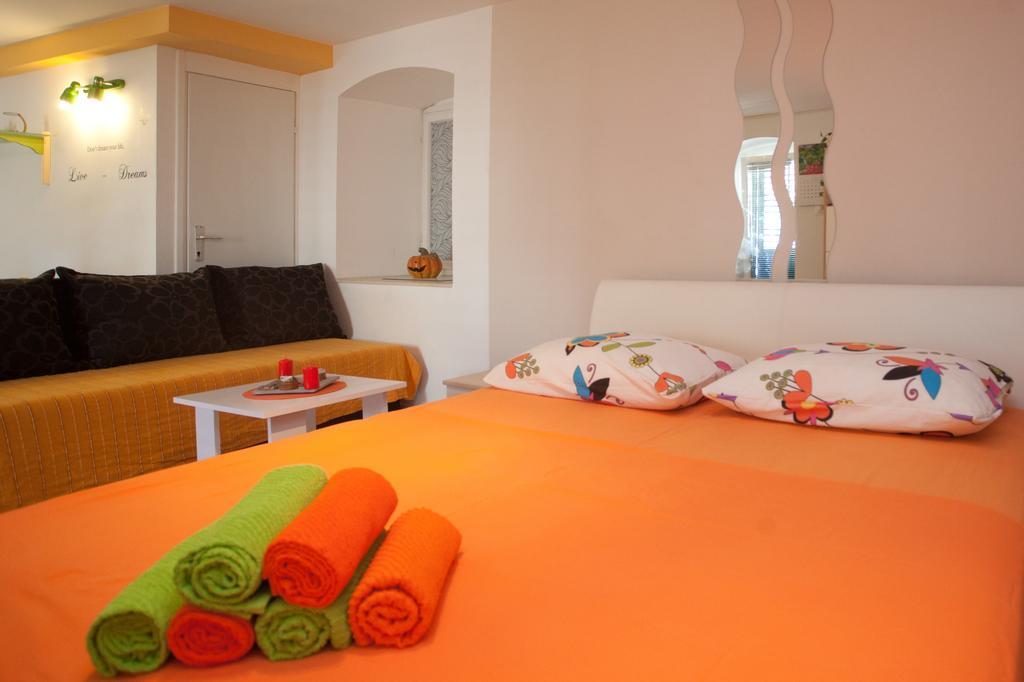 Paradise Apartment With Big Sunny Terrace In The Old Town, Few Meters From The Sea & Riva Promenade Split Habitación foto