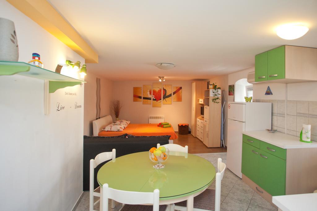 Paradise Apartment With Big Sunny Terrace In The Old Town, Few Meters From The Sea & Riva Promenade Split Habitación foto